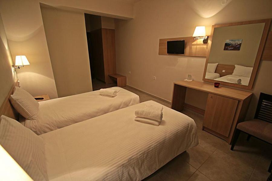 Omilaia Hotel Gardiki Esterno foto